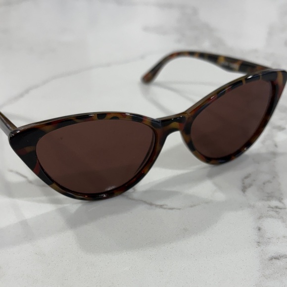 Aerie Tortoise Frame Cat-Eye Sunglasses - Picture 2 of 10